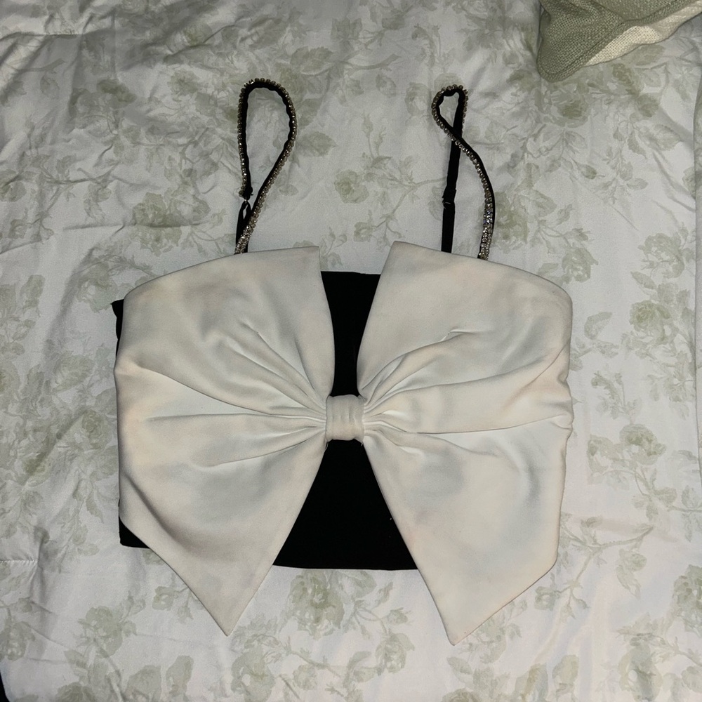 Elegant Black and White Bow Top